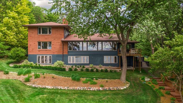 3369 Snelling Avenue N, Arden Hills, MN 55112