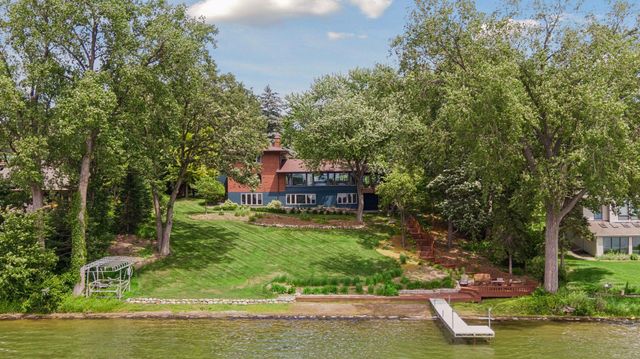 3369 Snelling Avenue N, Arden Hills, MN 55112
