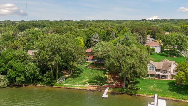 3369 Snelling Avenue N, Arden Hills, MN 55112
