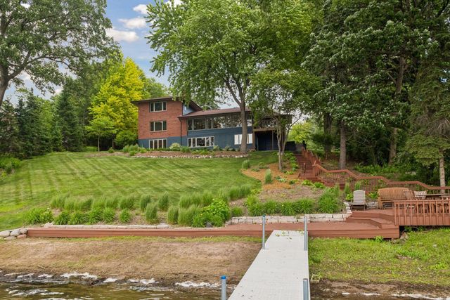 3369 Snelling Avenue N, Arden Hills, MN 55112