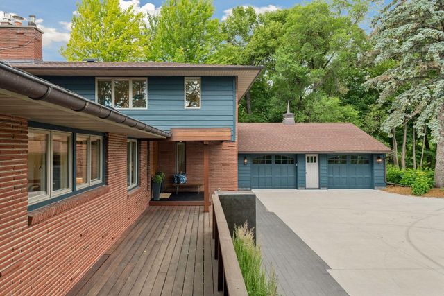 3369 Snelling Avenue N, Arden Hills, MN 55112