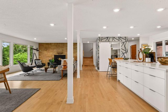 3369 Snelling Avenue N, Arden Hills, MN 55112