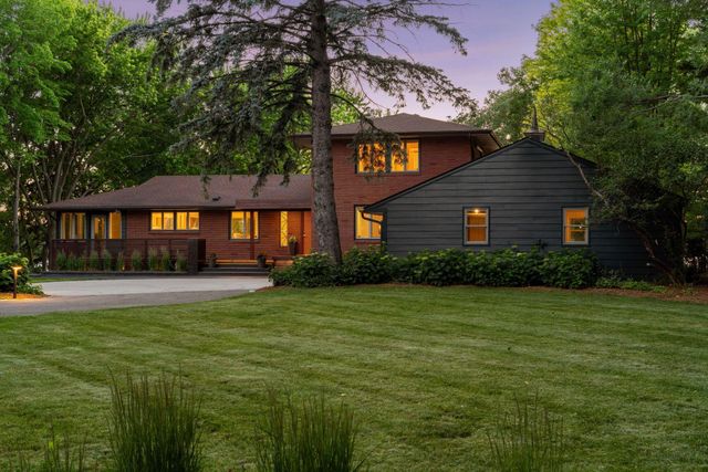 3369 Snelling Avenue N, Arden Hills, MN 55112