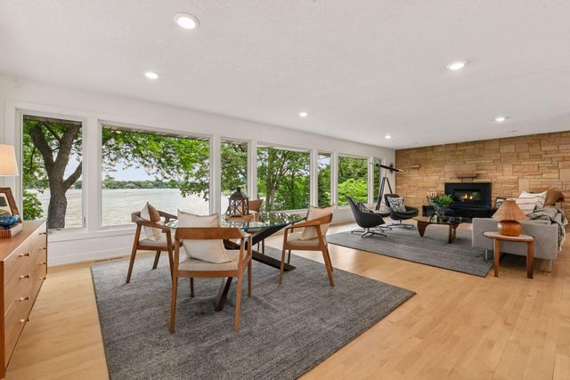3369 Snelling Avenue N, Arden Hills, MN 55112