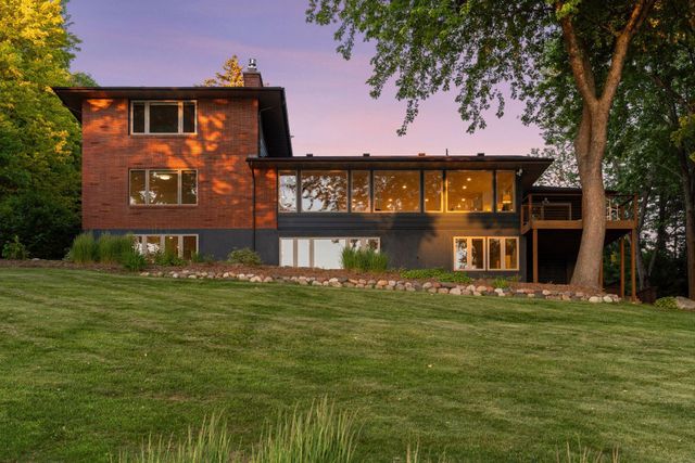 3369 Snelling Avenue N, Arden Hills, MN 55112