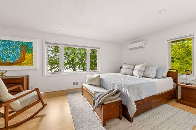 3369 Snelling Avenue N, Arden Hills, MN 55112