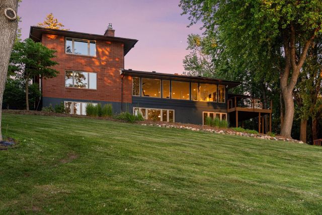 3369 Snelling Avenue N, Arden Hills, MN 55112