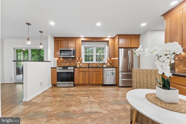 9712 HILL ST, Kensington, MD 20895