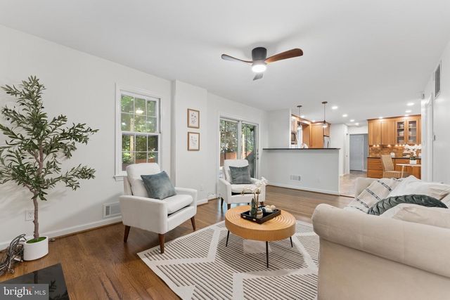 9712 HILL ST, Kensington, MD 20895