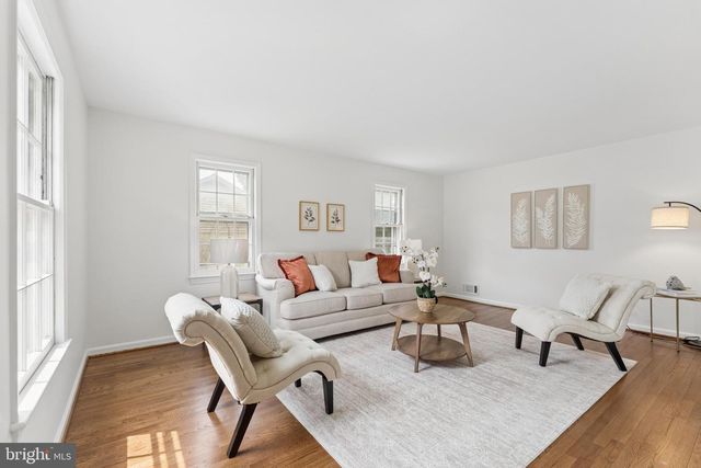 9712 HILL ST, Kensington, MD 20895