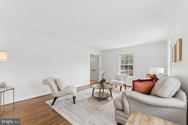 9712 HILL ST, Kensington, MD 20895
