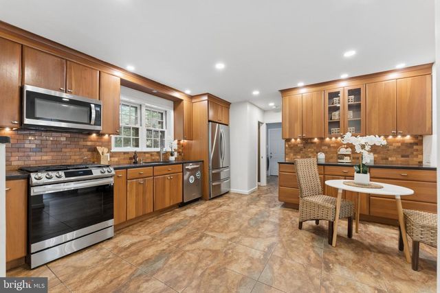 9712 HILL ST, Kensington, MD 20895