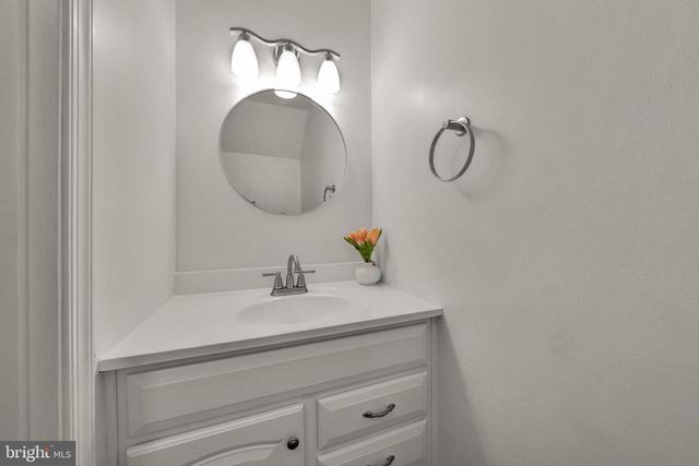 14422 GOLDEN OAK CT, Centreville, VA 20121
