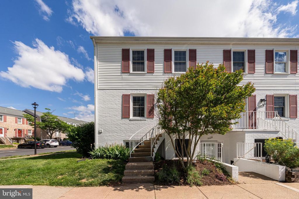 14422 GOLDEN OAK CT, Centreville, VA 20121
