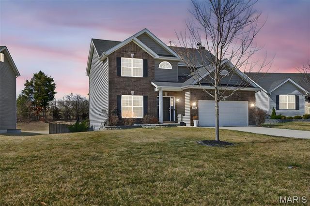 303 Hidden Bluffs Court, Lake St Louis, MO 63367