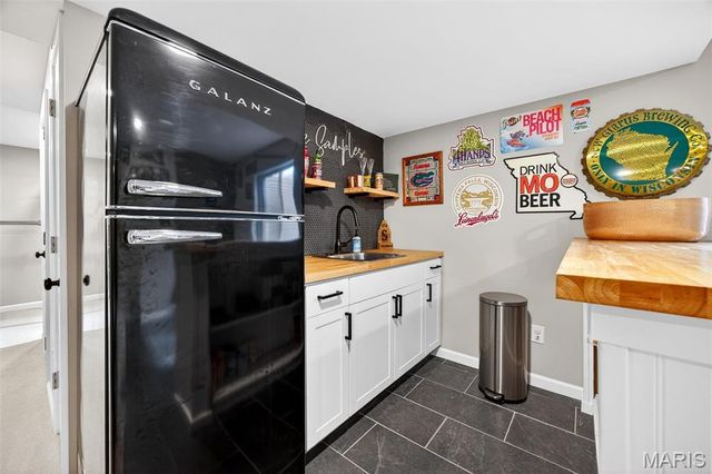 303 Hidden Bluffs Court, Lake St Louis, MO 63367