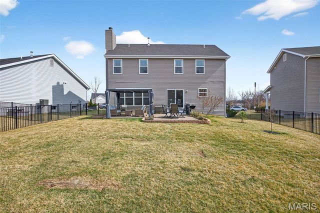 303 Hidden Bluffs Court, Lake St Louis, MO 63367