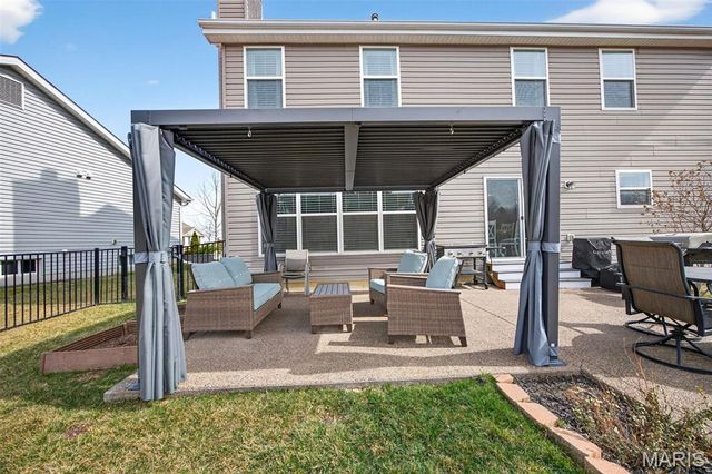 303 Hidden Bluffs Court, Lake St Louis, MO 63367