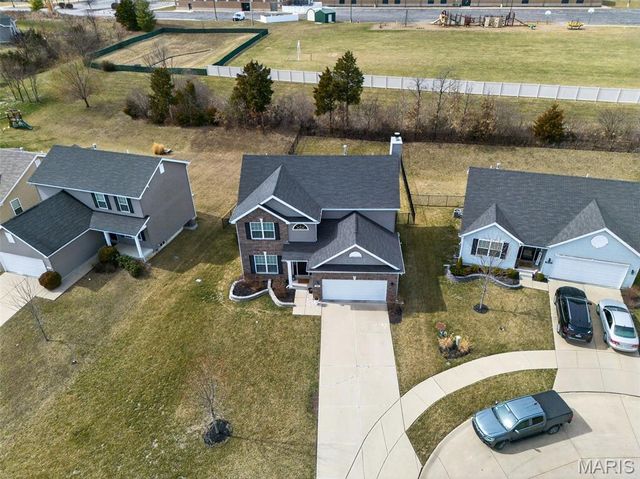 303 Hidden Bluffs Court, Lake St Louis, MO 63367