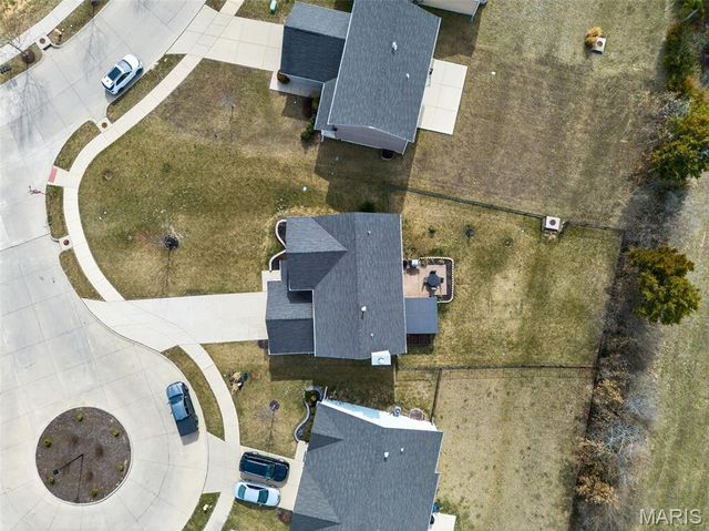 303 Hidden Bluffs Court, Lake St Louis, MO 63367