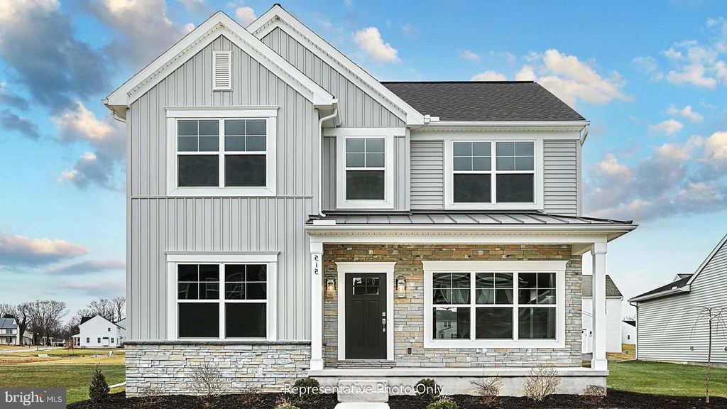 519 CHARLESTON DR, Mechanicsburg, PA 17055