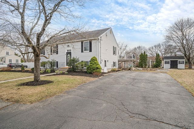 30 Donna Rd, Weymouth, MA 02190