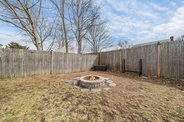 30 Donna Rd, Weymouth, MA 02190