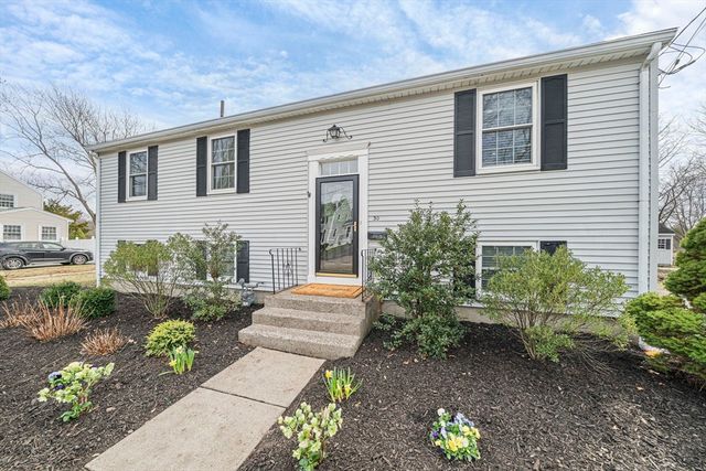 30 Donna Rd, Weymouth, MA 02190