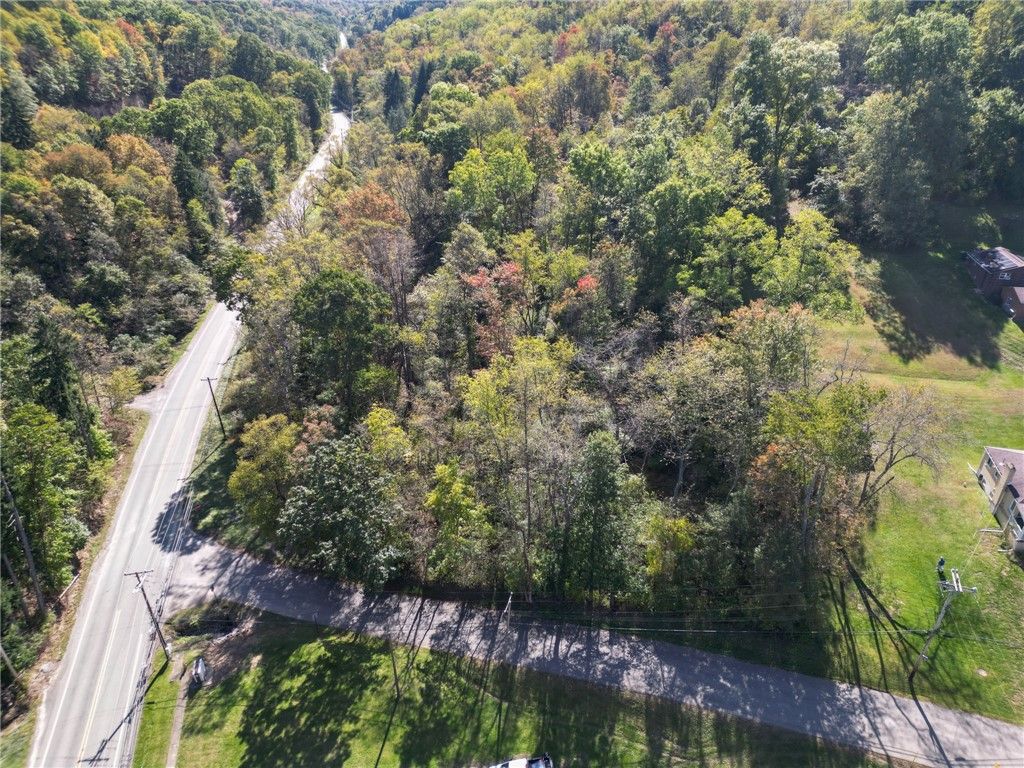 3400 Conway Wallrose Rd, Economy, PA 15143