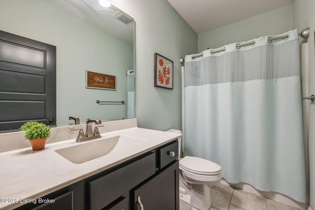 2421 Middle Creek Ct, Fisherville, KY 40023