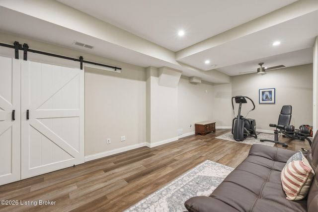 2421 Middle Creek Ct, Fisherville, KY 40023