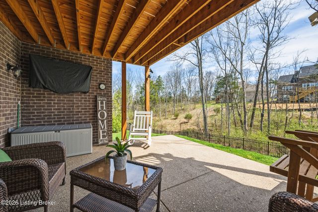 2421 Middle Creek Ct, Fisherville, KY 40023