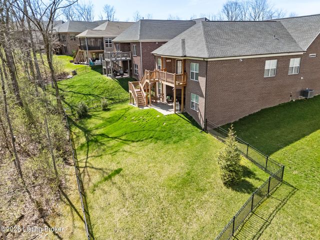 2421 Middle Creek Ct, Fisherville, KY 40023