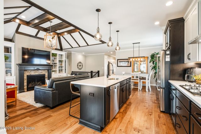 2421 Middle Creek Ct, Fisherville, KY 40023