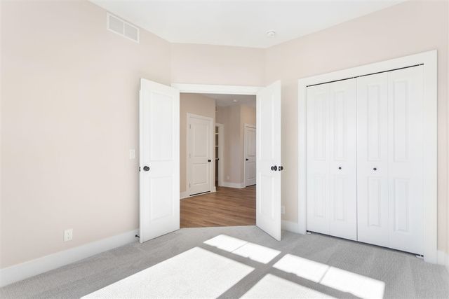 11905 Smithfield Drive, Holland, MI 49424