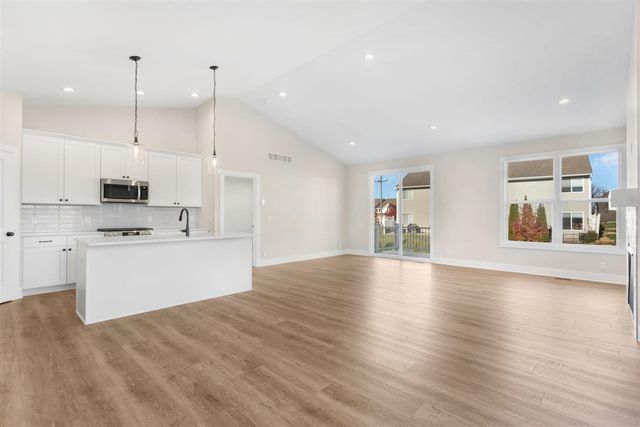 11905 Smithfield Drive, Holland, MI 49424