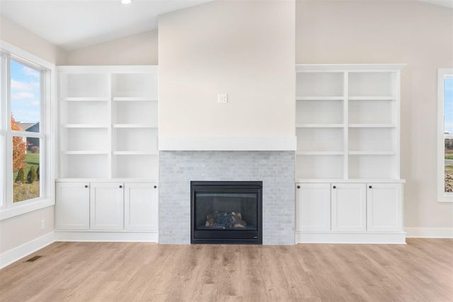 11905 Smithfield Drive, Holland, MI 49424