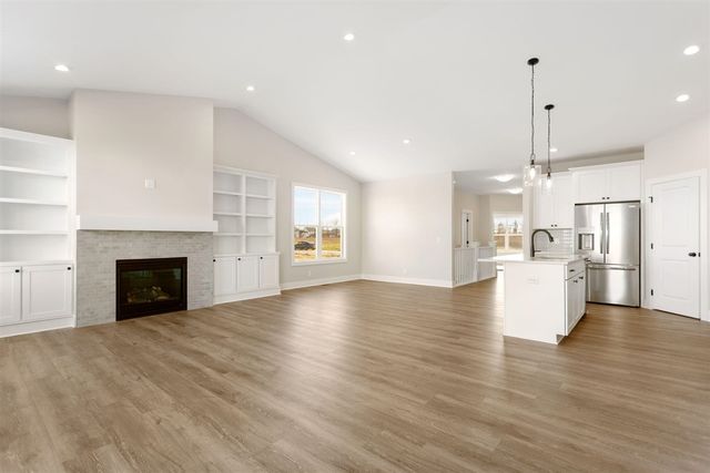 11905 Smithfield Drive, Holland, MI 49424