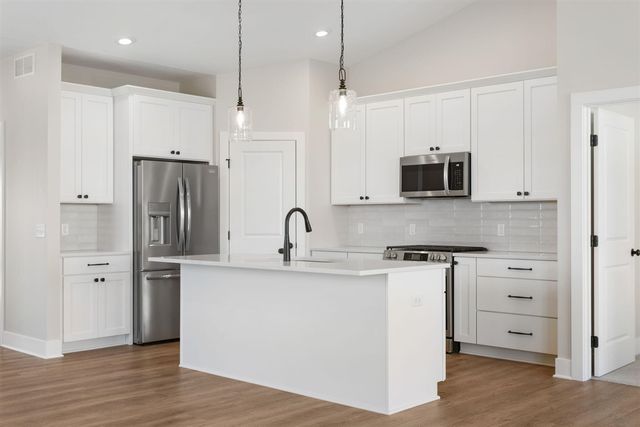 11905 Smithfield Drive, Holland, MI 49424