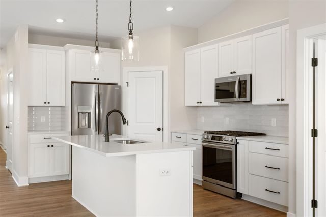 11905 Smithfield Drive, Holland, MI 49424