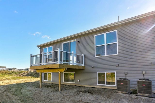 11905 Smithfield Drive, Holland, MI 49424