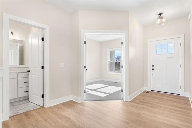 11905 Smithfield Drive, Holland, MI 49424