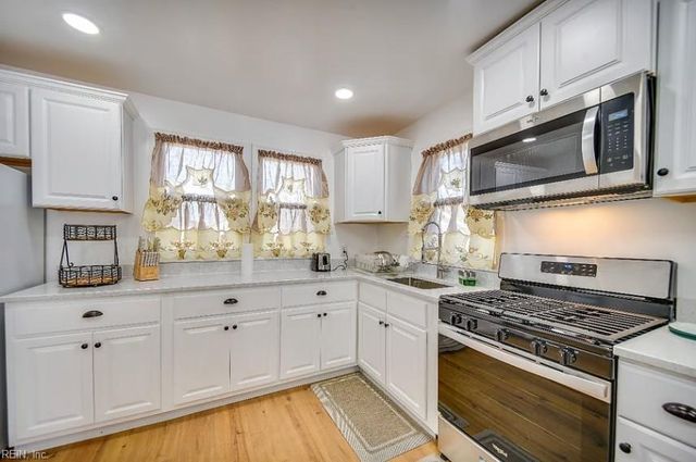 138 D View AVE, Norfolk, VA 23503