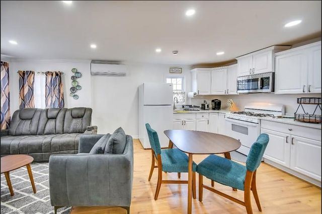 138 D View AVE, Norfolk, VA 23503