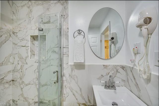 138 D View AVE, Norfolk, VA 23503