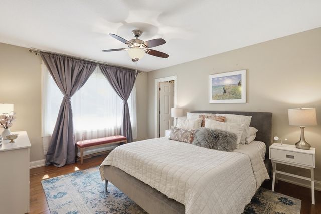 15520 2nd Avenue N, Plymouth, MN 55447