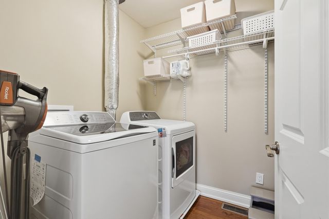 15520 2nd Avenue N, Plymouth, MN 55447