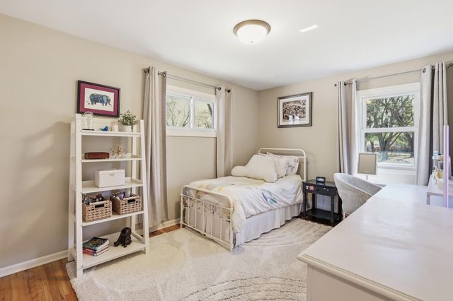 15520 2nd Avenue N, Plymouth, MN 55447