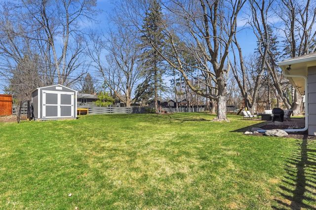 15520 2nd Avenue N, Plymouth, MN 55447