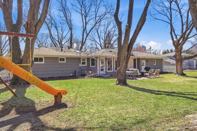 15520 2nd Avenue N, Plymouth, MN 55447